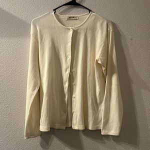 Eddie Bauer ribbed button down cardigan size is cut out fits like a medium
